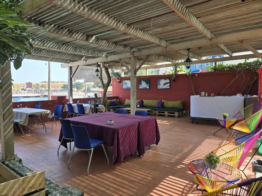 Chez Olivier - Ile De Goree Exterior photo
