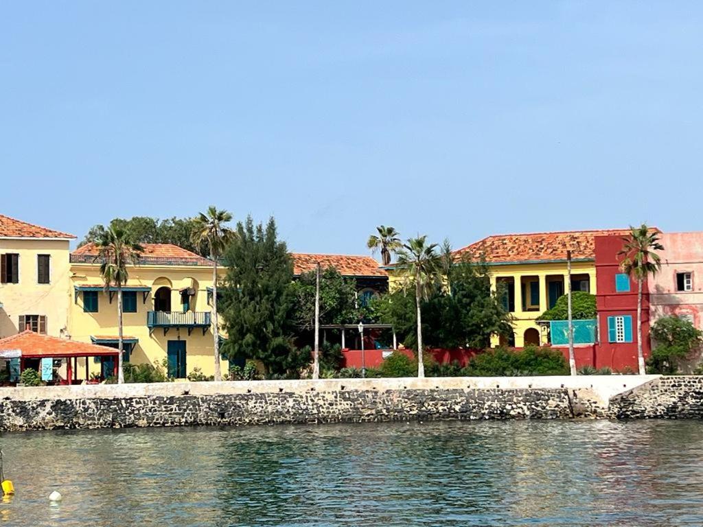 Chez Olivier - Ile De Goree Exterior photo